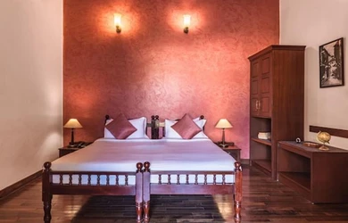 Hotel near kochi airport - amritara poovath heritage