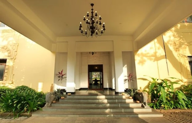 online room booking in dutch cemetery road, kochi - amritara poovath heritage