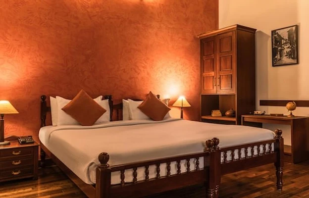 Hotel with swimming pool in dutch cemetery road, kochi - amritara poovath heritage