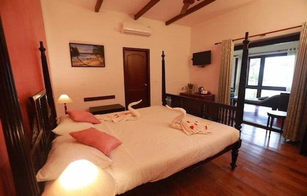 hotel in dutch cemetery road, kochi for couples - amritara poovath heritage