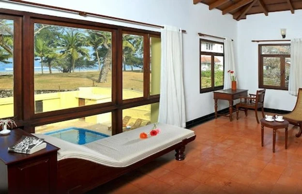 dutch cemetery road, kochi hotel booking - amritara poovath heritage