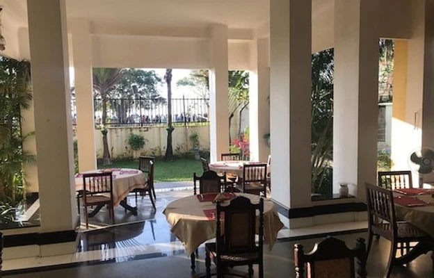dutch cemetery road, kochi hotel booking - amritara poovath heritage