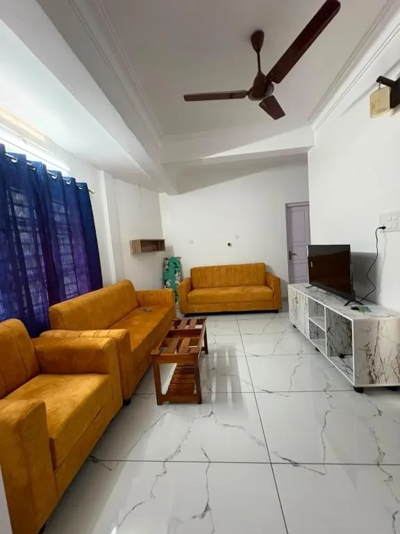 best hourly stay in aura suites kochi