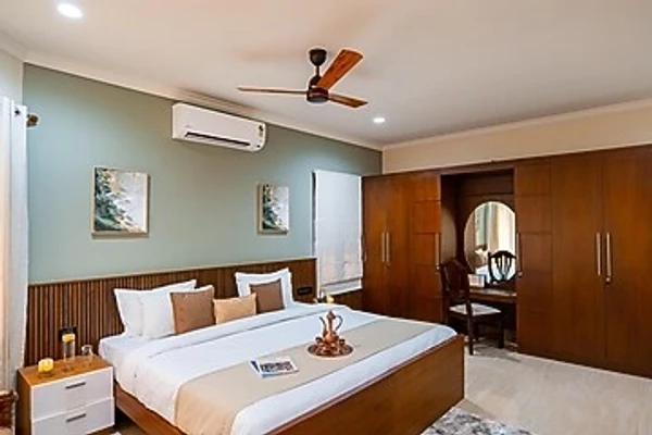 hotel near kochi airport - elivaas valiyaveetil mansion 5bhk mansion with pvt pool & theatre