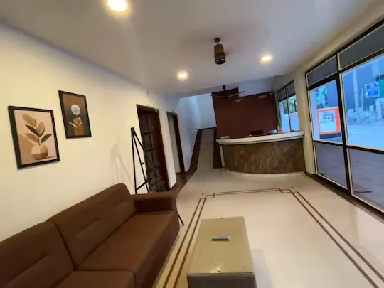 hotel with swimming pool in kadavanthra, kochi - eyden residency