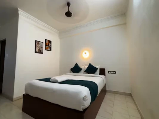 3 star hotel in kadavanthra, kochi - eyden residency