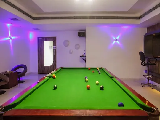 cheap hotels in nm royale county kochi