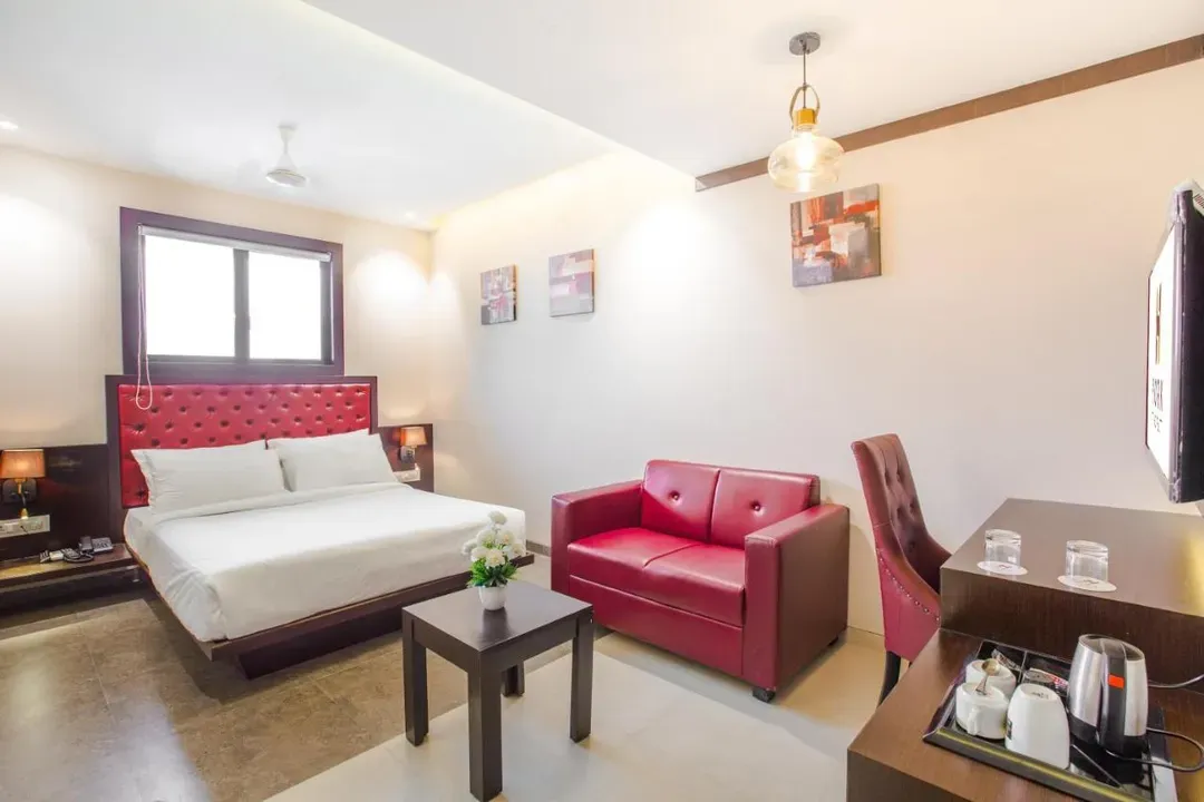 Hotel with gym in pallimukku, kochi - york hotel