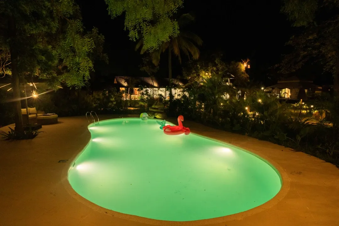 jacuzzi hotel in gauribidanuru, kolar - elivaas prive tapovana aroha pet-friendly 3-bhk with swimming pool