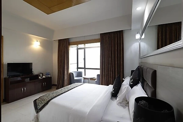 hotel with free parking in new town, kolkata - aristocrat hotel