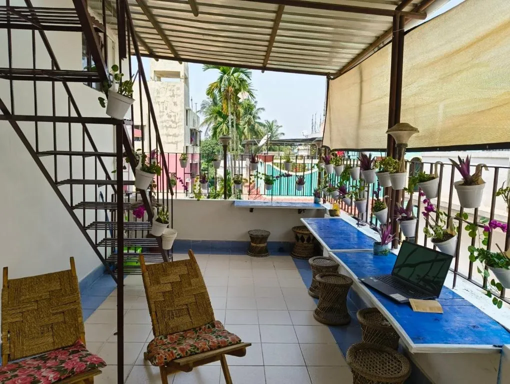 jacuzzi hotel in chinar park, kolkata - calcutta backpackers