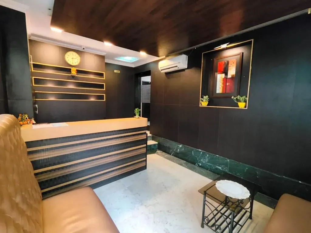 budget hotel in partha kundu, kolkata - dovers inn by bookmerihotel