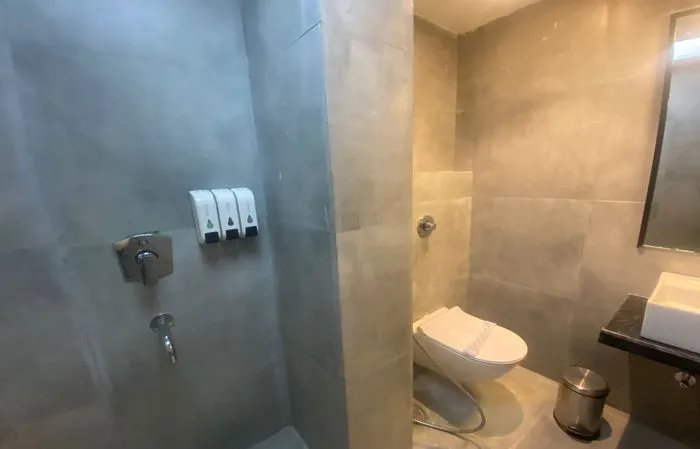 best luxury hotel in firangipani suites kolkata