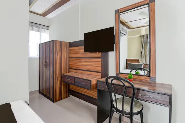 hotel with banquet hall in kalighat, kolkata - galaxy inn