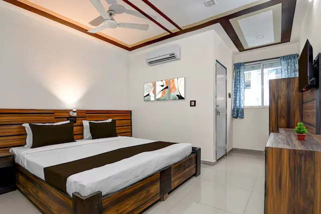 hotel with meeting room in kalighat, kolkata - galaxy inn