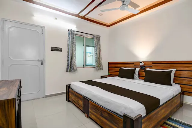 hotel in kalighat, kolkata for couples - galaxy inn