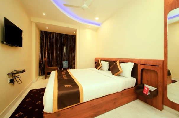 tourist hotels in golden palace kolkata