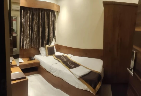 luxury hotels in golden palace kolkata