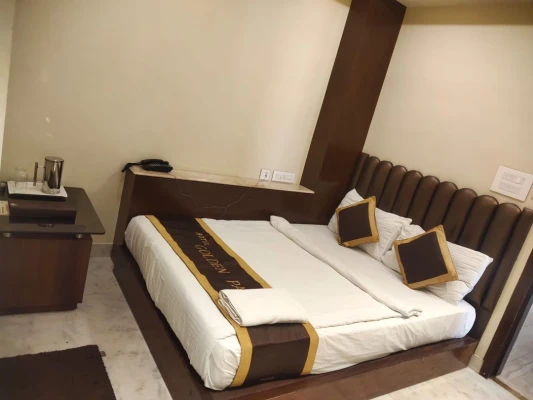 4 star hotels in golden palace kolkata