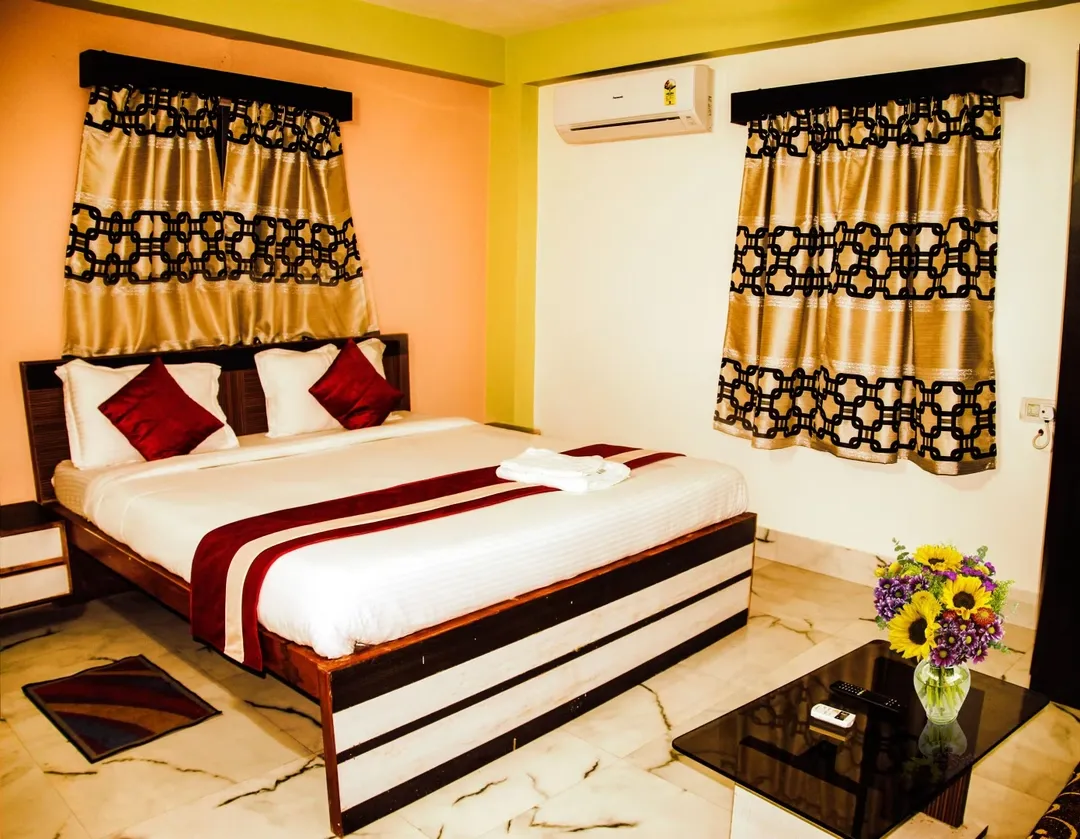 best hotel in golden plaza guest house kolkata