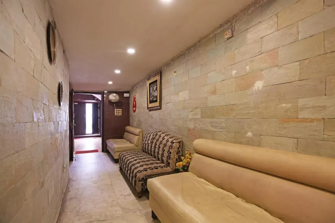 hotel room booking in taltala, kolkata - hotel church view