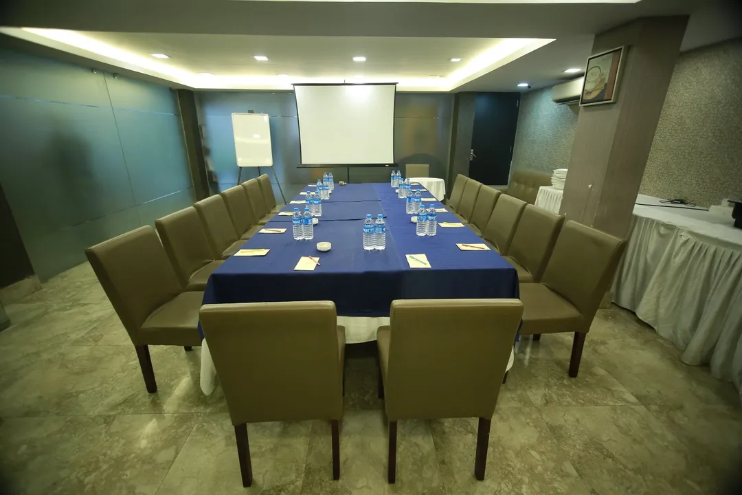 best couple hotels in hotel comfotel kolkata