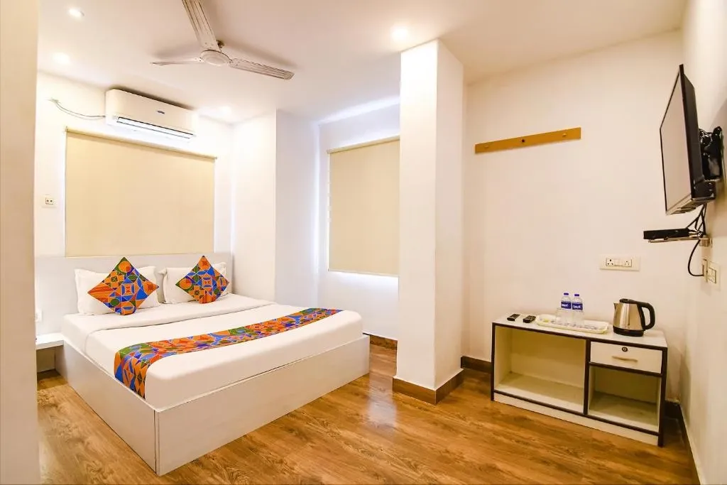 hotel stay in hotel globe express kolkata