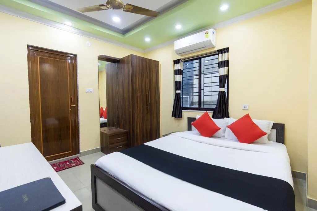 hotel near kolkata airport - hotel holiday comfort