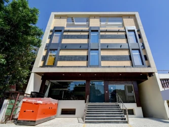 hotel with gym in anandpur, kolkata - hotel holiday comfort