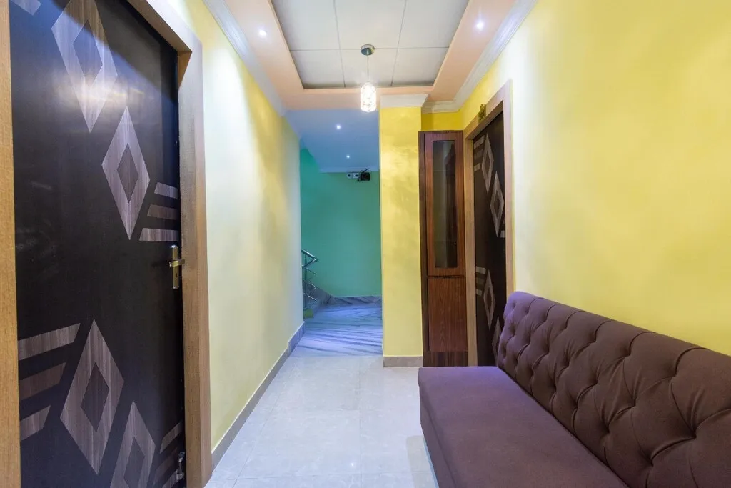 hotel with party hall in anandpur, kolkata - hotel holiday comfort
