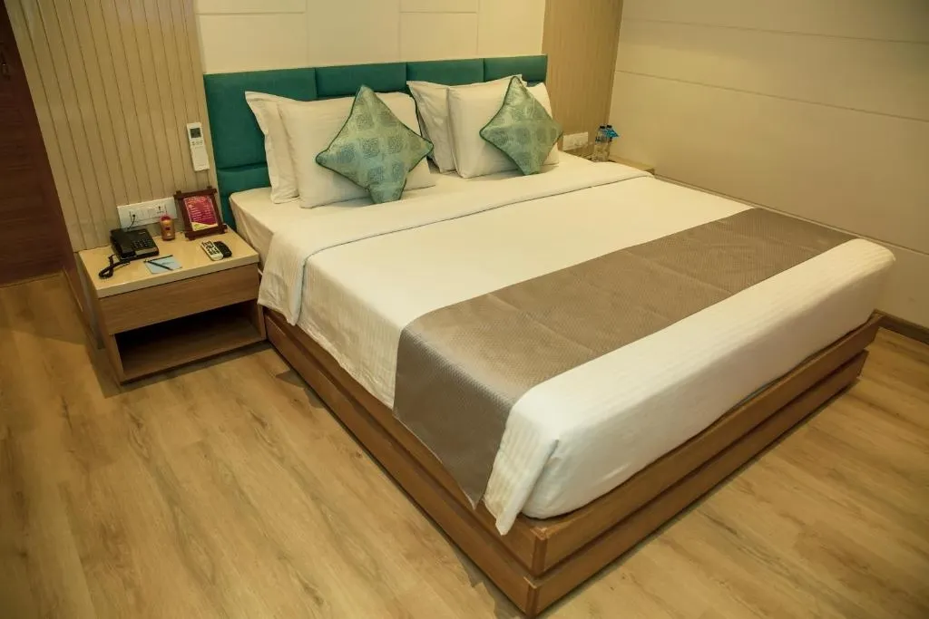 luxury hotel in hotel pan asia kolkata