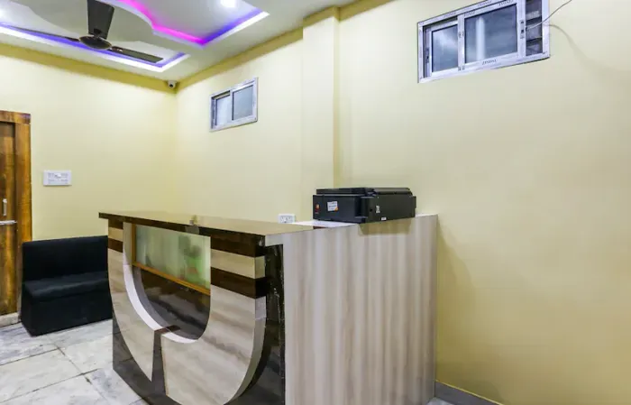 hotel near kolkata airport - hotel red velvet classic