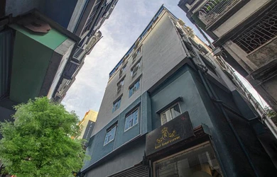 best luxury hotels in hotel royal crowne kolkata