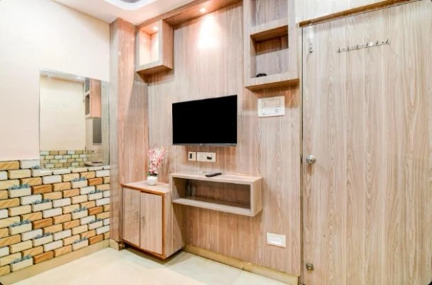 hotel with swimming pool in taltala, kolkata - hotel sana