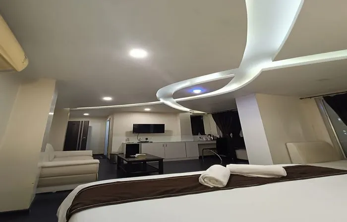 hotel in park street, kolkata for family - hotel sheldon