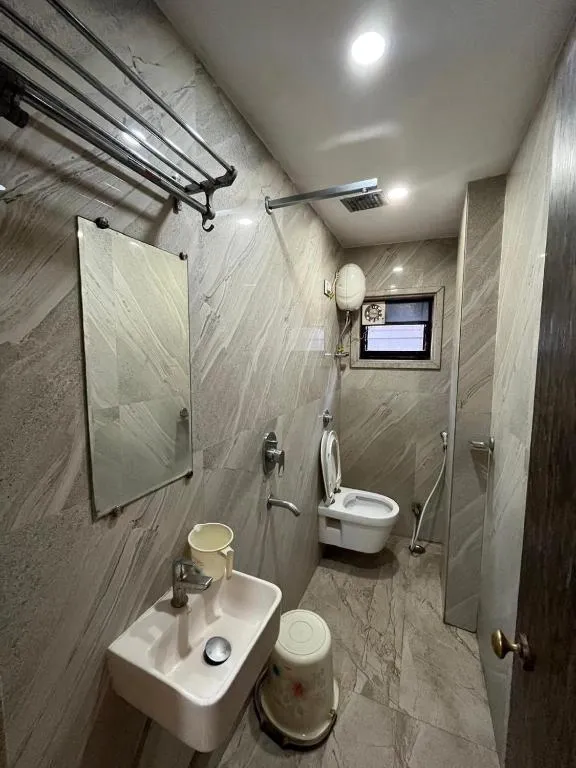 hotel with meeting room in taltala, kolkata - hotel sidra