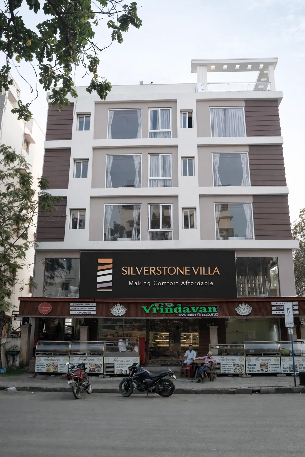 hotel with banquet hall in newtown, kolkata - hotel silverstone villa
