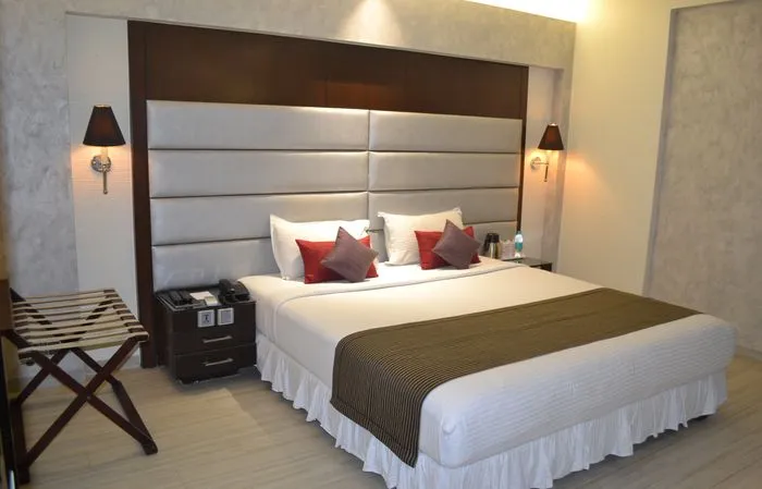 five star hotels in hotel southern plaza kolkata