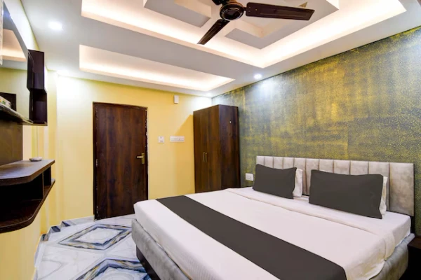 best romantic hotels in hotel the crown kolkata