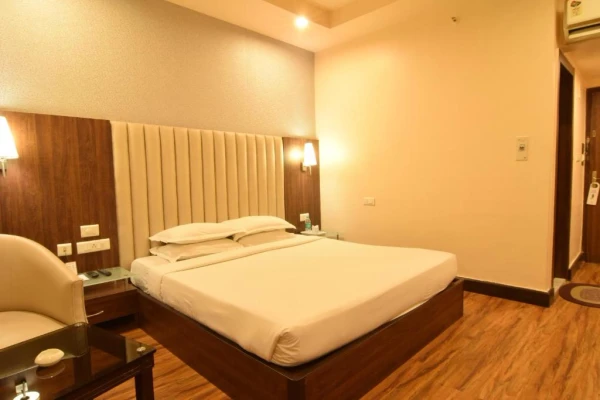 family hotel with pool in bidhannagar, kolkata - hotel the sojourn