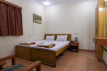 hotel with free parking in kalighat, kolkata - hotel venkateshwara