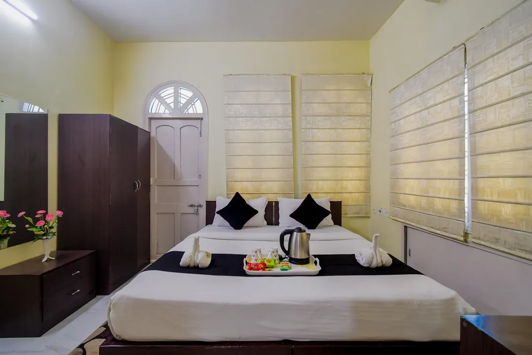 24 hours check in hotels in hotel white house kolkata