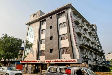 hotel with banquet hall in mukundapur, kolkata - kabita guest house