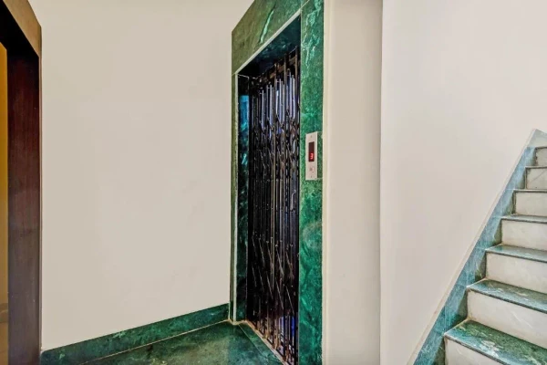 Hotel with party hall in mukundapur, kolkata - kabita guest house