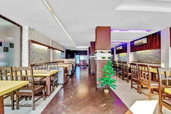 Hotel with banquet hall in mukundapur, kolkata - kabita guest house