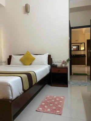 hotel room booking in monohar pukur road, kolkata - krishna kunj