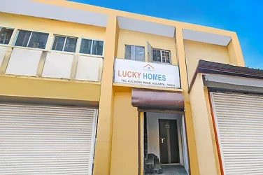 book hotels in lucky homes kolkata