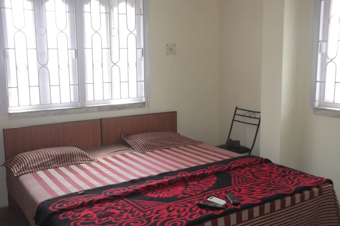 hotel with free parking in bidhannagar, kolkata - megacity inn