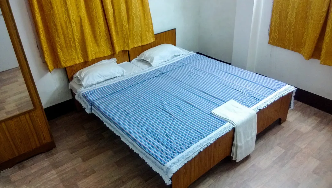 family hotel with pool in bidhannagar, kolkata - megacity inn