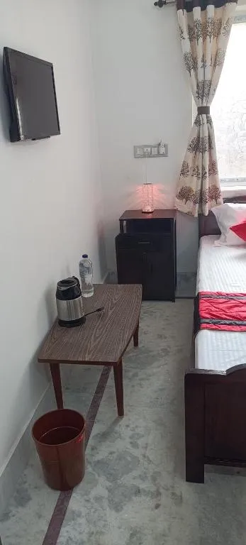 24 hours check in hotels in regencyy guest house kolkata